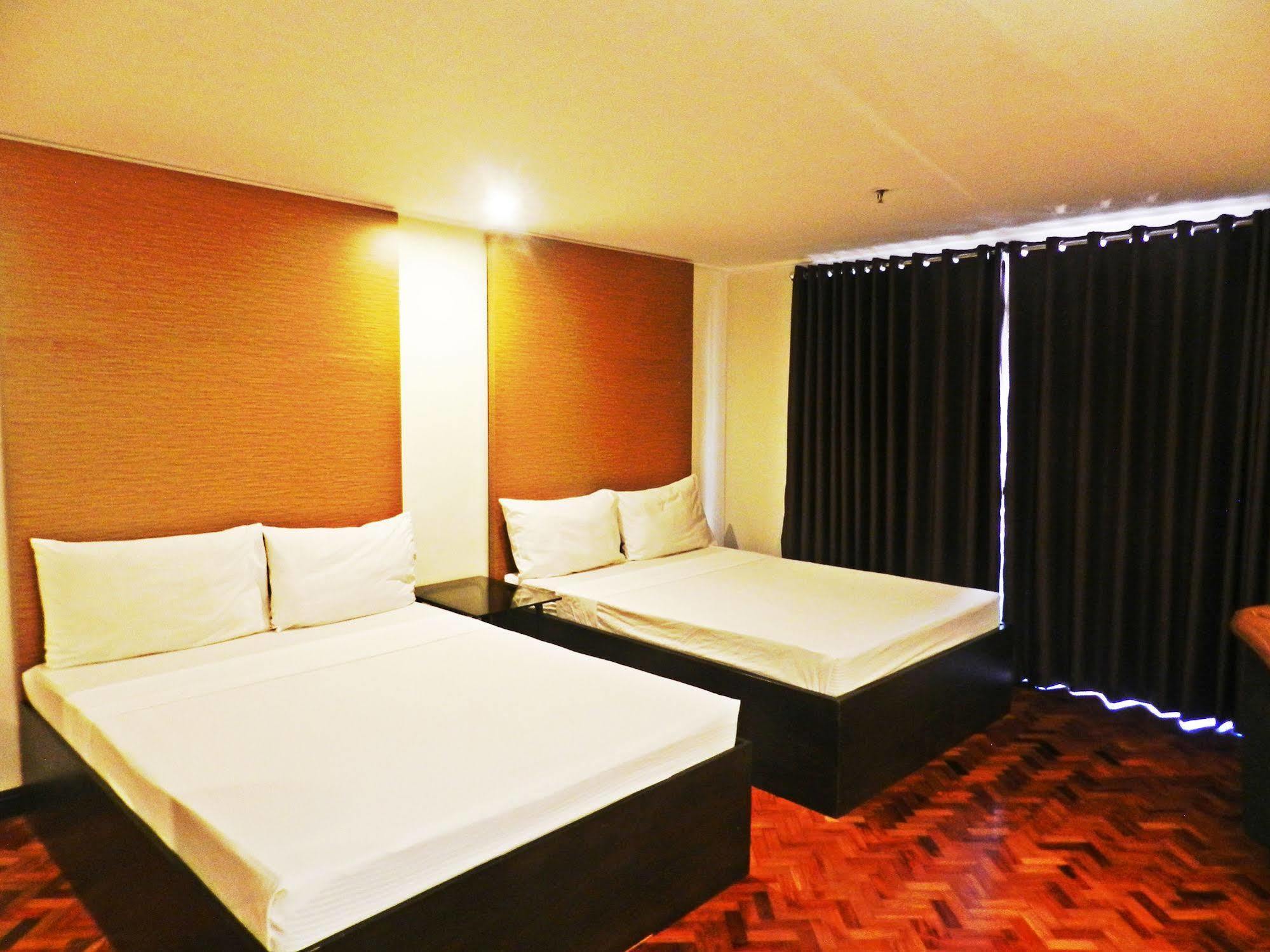 Salcedo Suites Makati City Exterior photo
