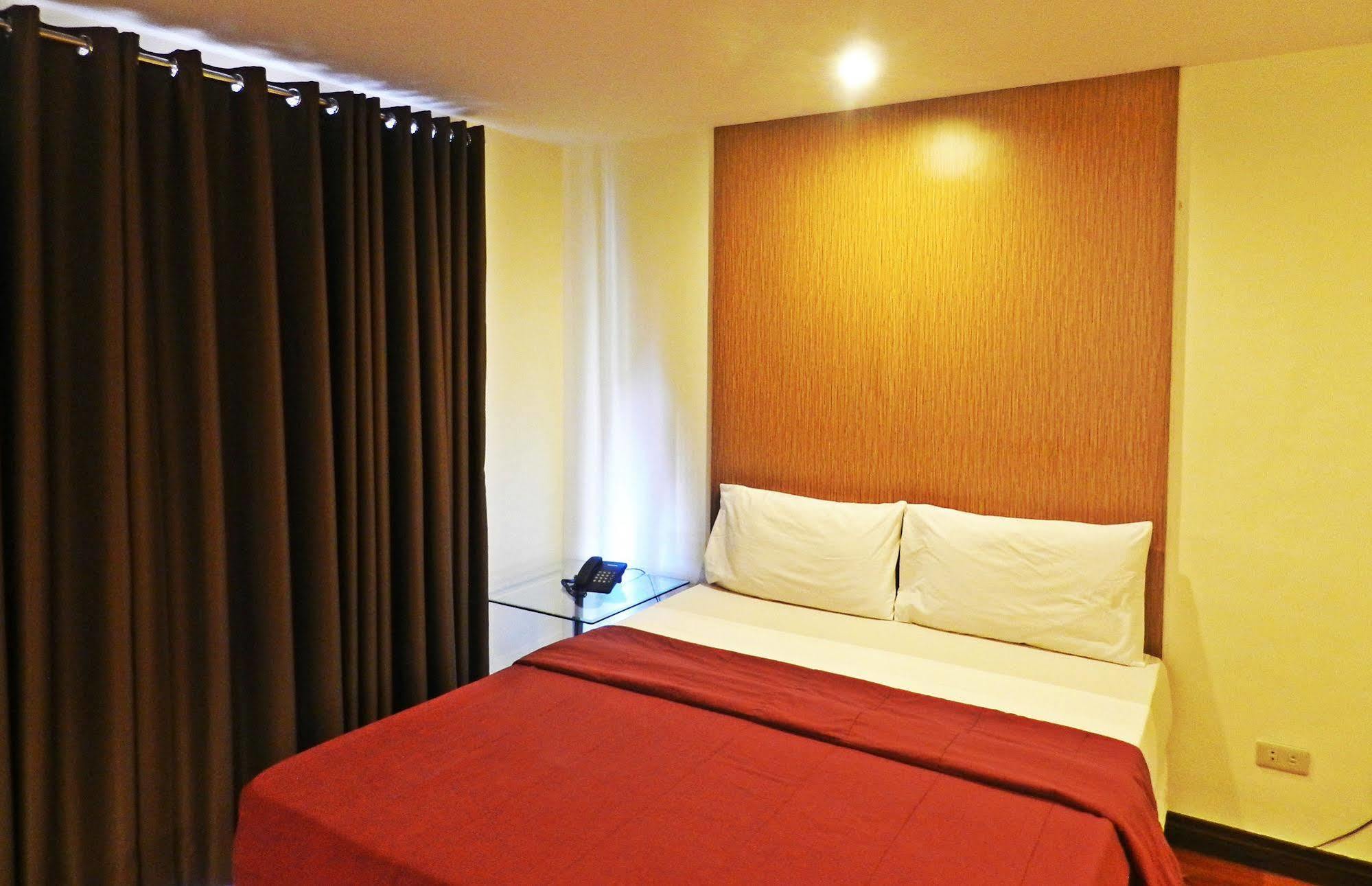 Salcedo Suites Makati City Exterior photo